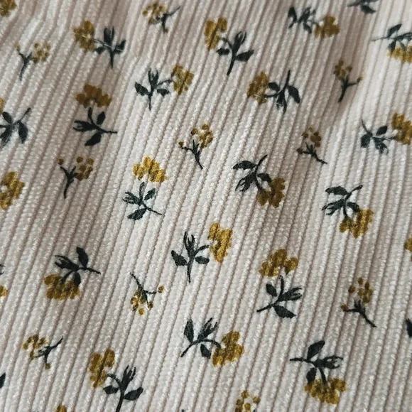 ONLY Floral Cream Puffer Corduroy Vest - Picture 7 of 7